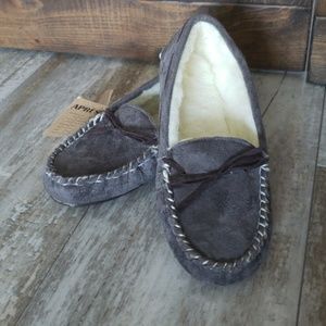 Apres by Lamo hard soled slippers faux fur size 9